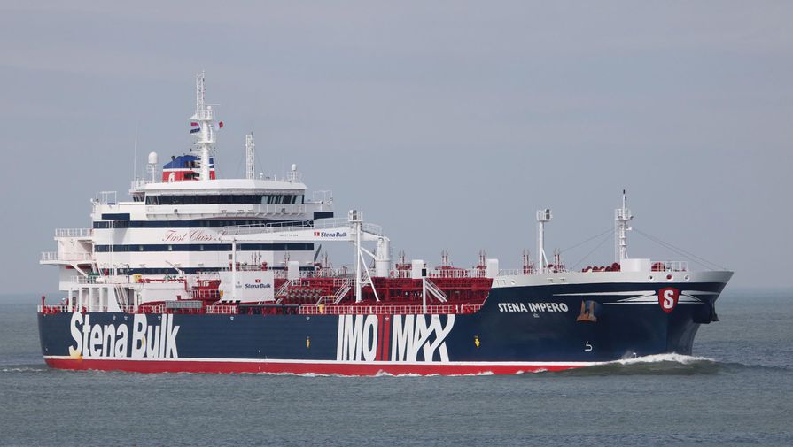 Посольство России отреагировало на задержание россиян на британском танкере