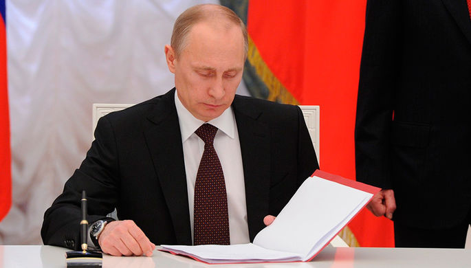 Путин лично поздравил с назначением врио Севастополя