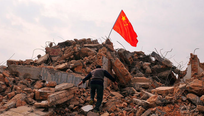 Более 70 человек пострадали при обрушении дома в КНР