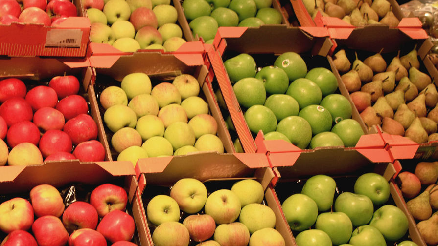 Люди неправильно едят яблоки, выяснили ученые