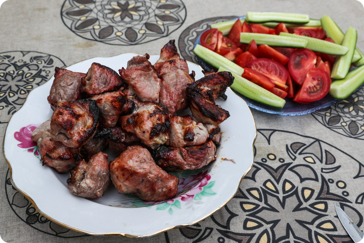 3 способа приготовить шашлык дома. Как повторить вкус мяса с мангала в духовке, на сковороде и электрогриле