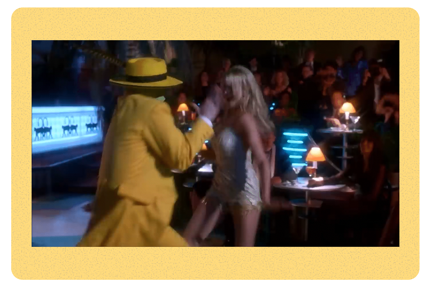 Происходящее сполна показывает силу маски: скромный клерк вмиг превращается в харизматичного и энергичного мужчину, способного заворожить и удивить всех вокруг